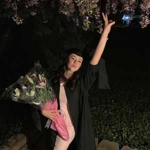 Meet your Posher, Danielle